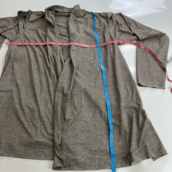 Uniqlo women’s gray shirt M m155-1 - Picture 4 of 4